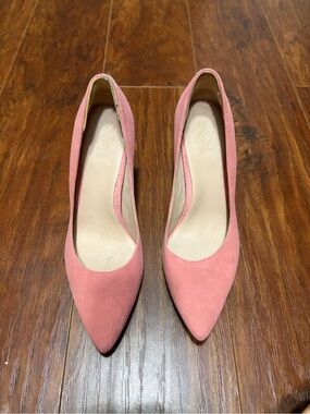 27 EDIT Coral Pink Pointed-Toe Suede Pumps